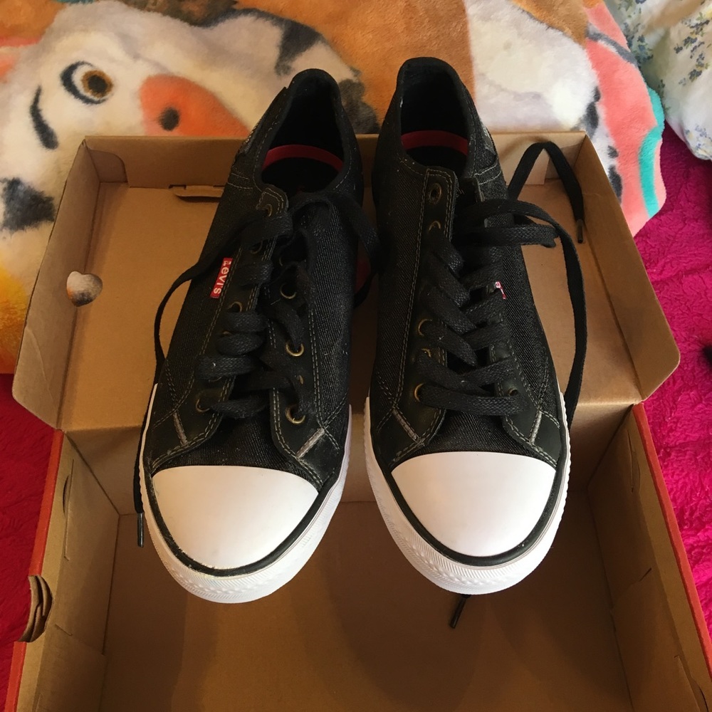 Levi's sneakers